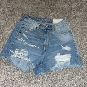 American Eagle Mom shorts comfort stretch waist band Size 4 women’s
